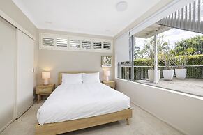 Spacious 5-bed Beach House With Ocean View