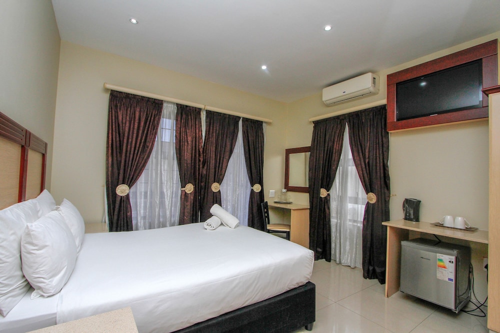 PLM Golden Lodge