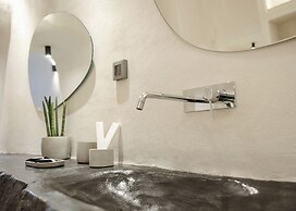 One of One Suites