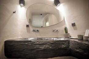 One of One Suites