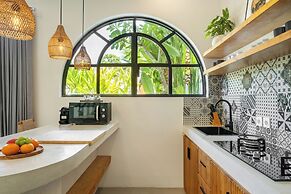Villa Talitha by DVH Luxe Tropical Pool