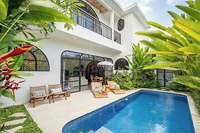 Villa Talitha by DVH Luxe Tropical Pool