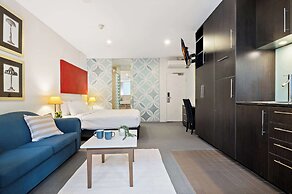 Stylish Central Studio With Gym