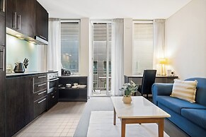 Stylish Central Studio With Gym