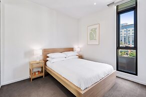 Stylish 2-bed Apartment Near MCG
