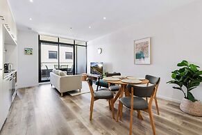 Stylish 2-bed Apartment Near MCG