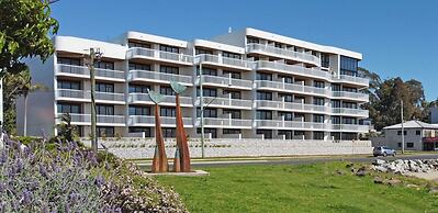 Stunning 1-bed Bayside Apartment With Superb Views