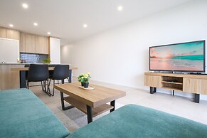 Stunning 1-bed Bayside Apartment With Superb Views