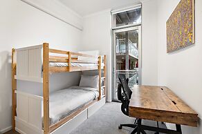 Peaceful 2-bed Apartment With Gym & Pool