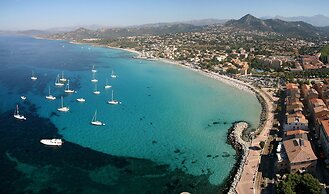 Modern 3-guest Apartment in L'ile Rousse