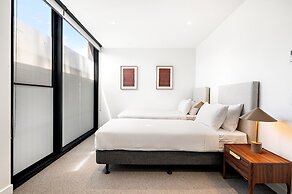 Stylish 3-bed Townhouse in Vibrant Fitzroy