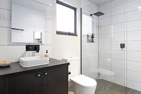 Spacious 1-bed Townhouse in Norlane