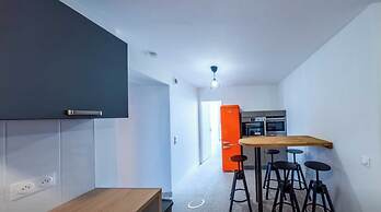 Private Room in a Shared Flat - Lyon 8