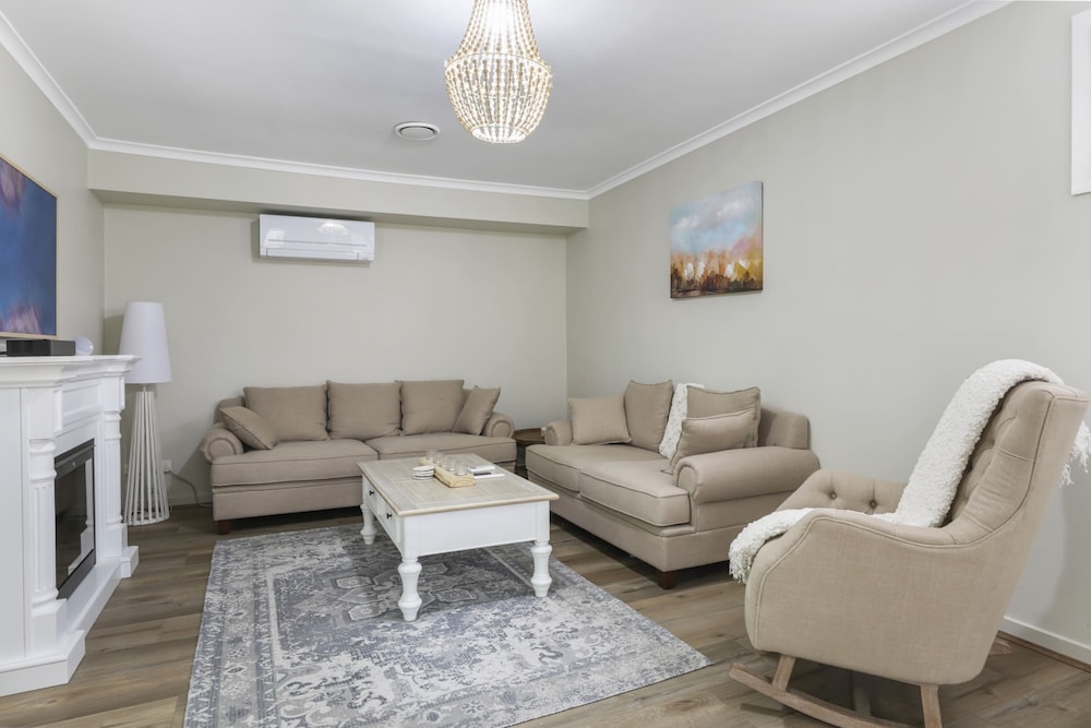 Spacious 3-bed Home With Garden in Preston
