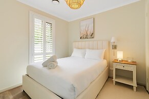 Spacious 3-bed Home With Garden in Preston
