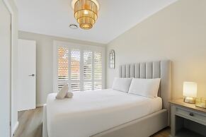 Spacious 3-bed Home With Garden in Preston