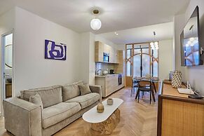 Spacious Apartment With AC - Center of Paris