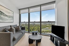 Modern City Escape With Pool Access and Views