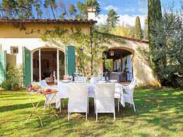 Villa in Camaiore With Pool & Tuscan Views