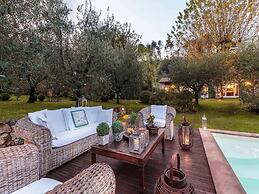 Villa in Camaiore With Pool & Tuscan Views