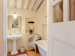 Villa in Camaiore With Pool & Tuscan Views