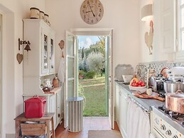 Villa in Camaiore With Pool & Tuscan Views