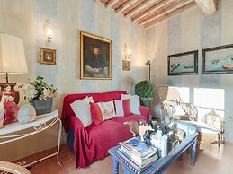 Villa in Camaiore With Pool & Tuscan Views