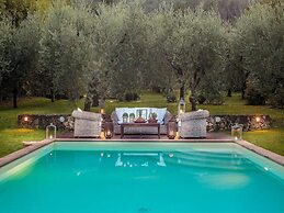 Villa in Camaiore With Pool & Tuscan Views