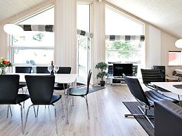 5 Star Holiday Home in Grossenbrode