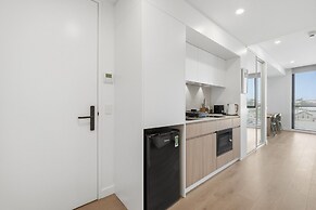 Coastal Apartment With Rooftop Pool
