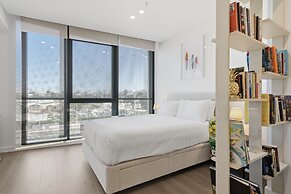 Coastal Apartment With Rooftop Pool