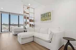 Coastal Apartment With Rooftop Pool