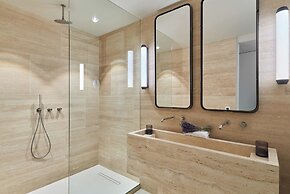 Sublim Apartment on Avenue Montaigne/eiffel Tower