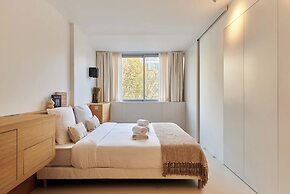 Sublim Apartment on Avenue Montaigne/eiffel Tower