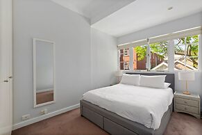 Bright Home Steps From Double Bay Beach