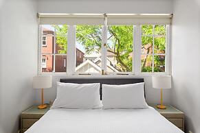 Bright Home Steps From Double Bay Beach