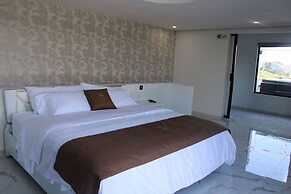 The Palms Hotel