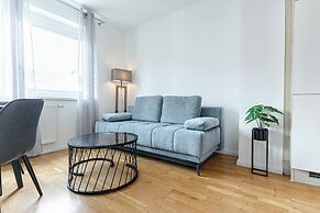 Stylish 1BR 1LR Vienna Center Homes