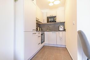 Modern 1BR 1LR Balcony City Centers