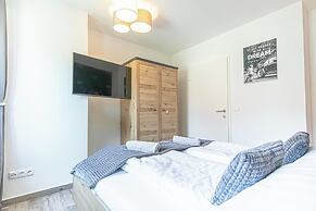 Modern 1BR 1LR Balcony City Centers