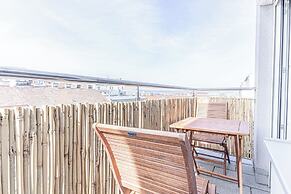 Luxury AC Balcony Apartment City Center