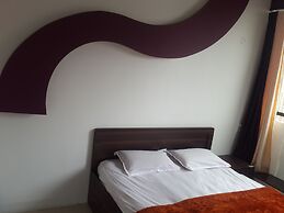 Hotel Holiday Era Lodging