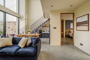 Villa Gaudi Dua by DVH Luxe Retreats 2BR