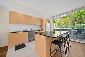 Spacious Apartment With Gym & Pool Access