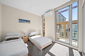 Spacious Apartment With Gym & Pool Access