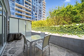 Spacious Apartment With Gym & Pool Access