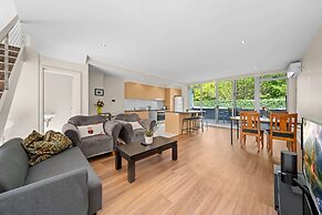 Spacious Apartment With Gym & Pool Access