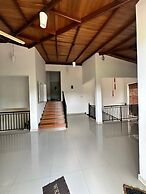 Albion Nest  Galle