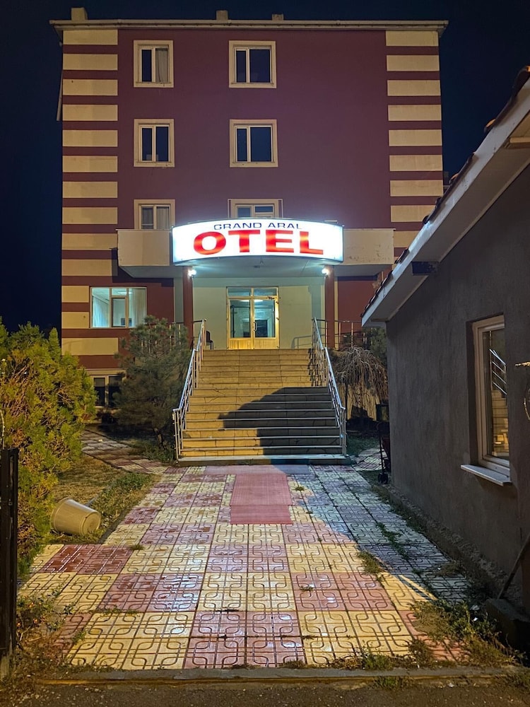 Grand Aral Otel