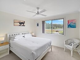 Beachside Retreat With Garage Parking